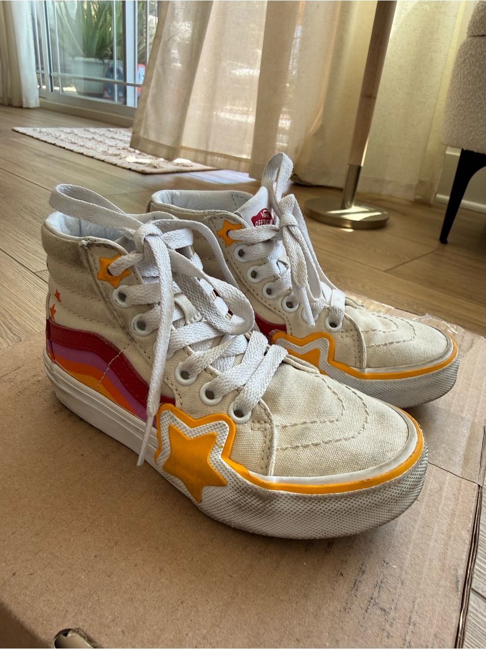 Vans Girls size 10.5 Kids White High-Top Sneakers w Yellow Star & Rainbow Detail